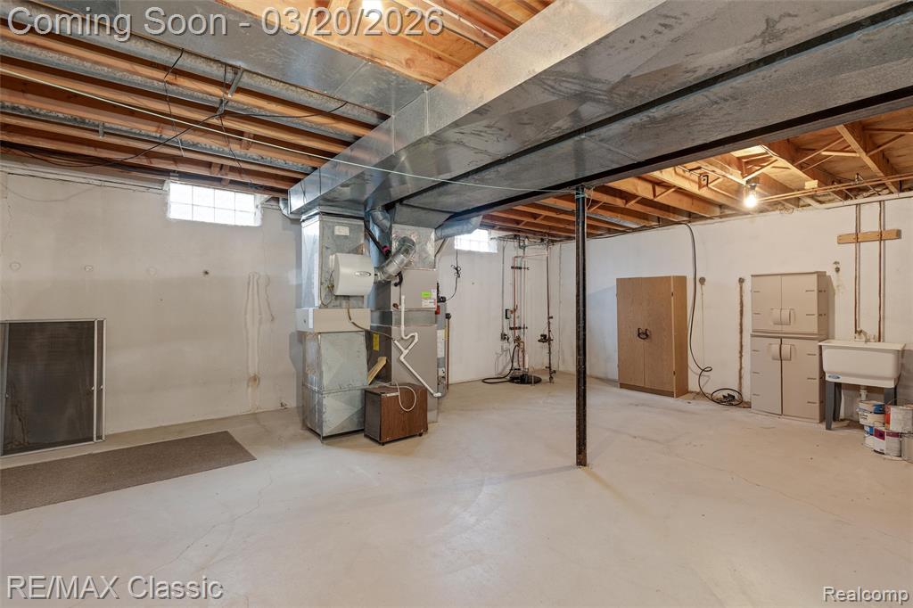 45105 Dunbarton Drive, Novi, MI — Photo 36