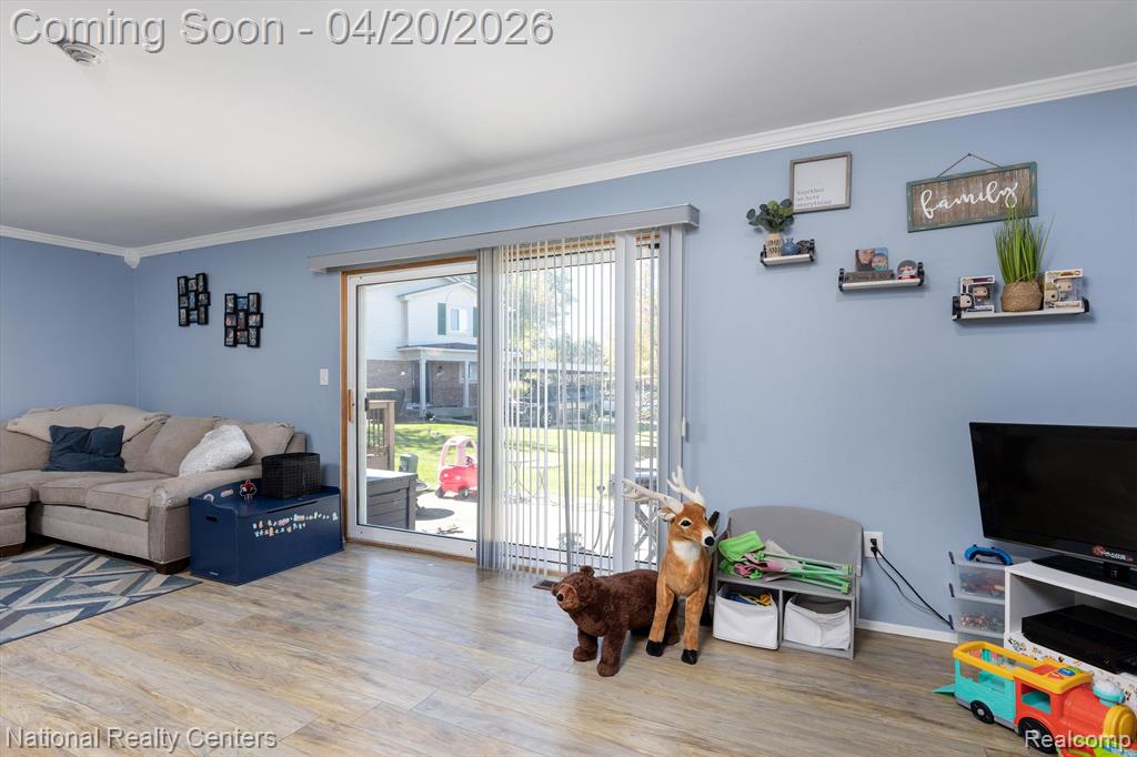 2057 W FRANKLIN Drive, Canton, MI 48187 — Photo 6
