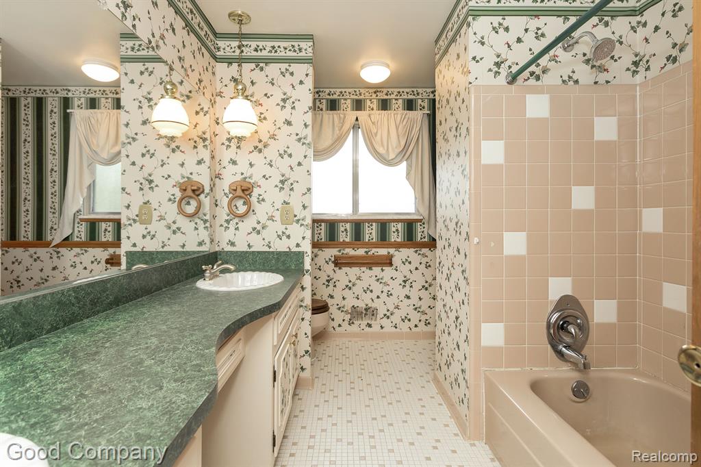 53258 BANCROFT Drive, Shelby Twp, MI 48316 — Photo 27