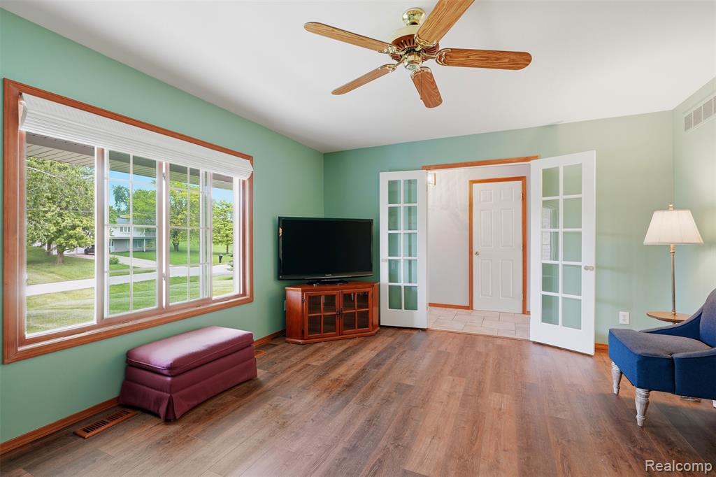 2482 Valley Lane Drive, Grand Blanc, MI 48439 — Photo 18