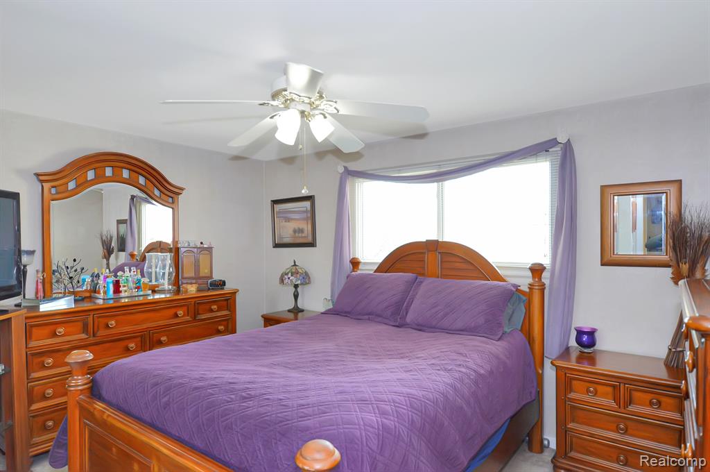 9037 N HUBBARD Street, Livonia, MI 48150 — Photo 17