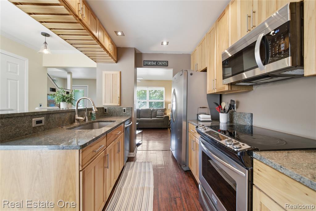415 Ventnor Commons, Howell, MI 48843 — Photo 9