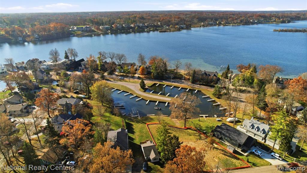 5595 Birdview Heights, Orchard Lake Village, MI 48324 — Photo 27