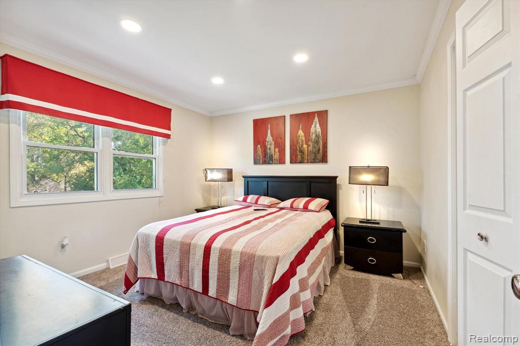 13365 LAKE POINT Boulevard, Belleville, MI 48111 — Photo 30