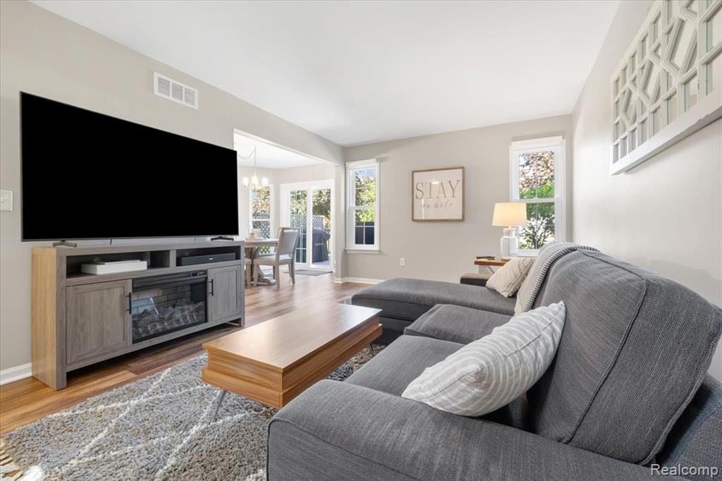 4472 Hunters Circle E, Canton, MI 48188 — Photo 5