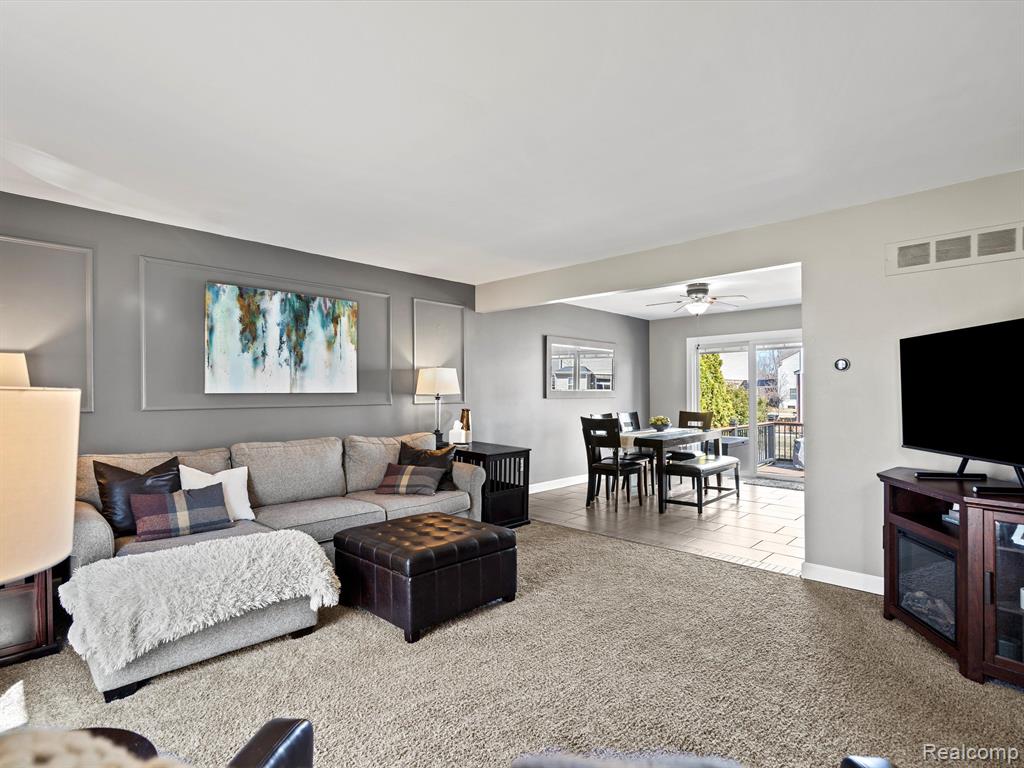42268 SYCAMORE Drive, Sterling Heights, MI 48313 — Photo 11