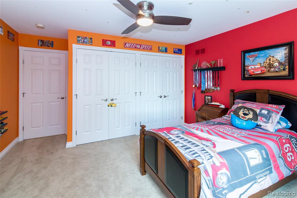 3166 W Beach Lake Drive, Milford, MI, 48380