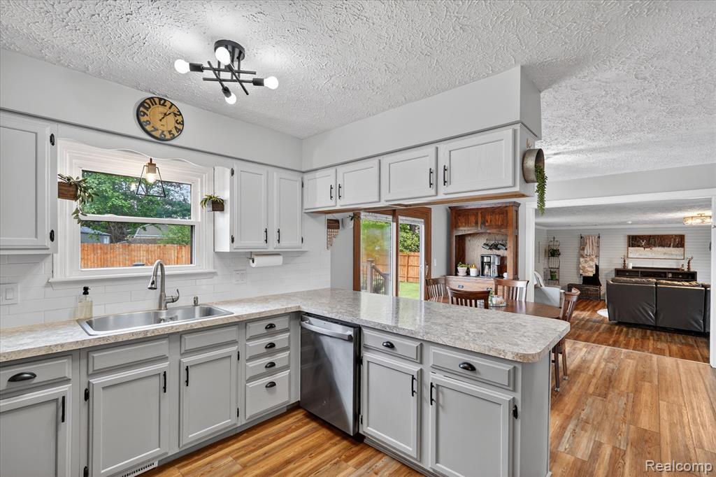 5640 Fowlerville Road, Fowlerville, MI 48836 — Photo 13
