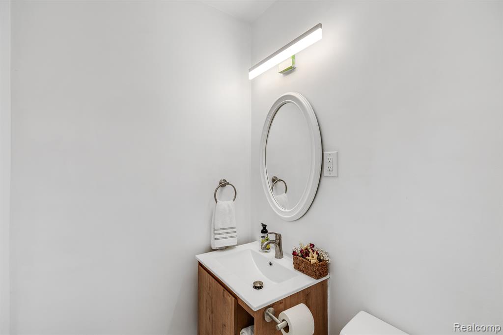 8527 METROPOLITAN Parkway, Sterling Heights, MI 48312 — Photo 21