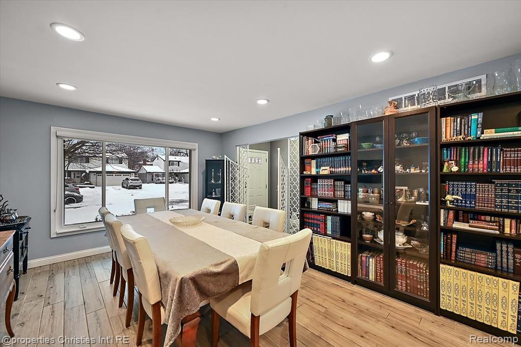 26010 Marlowe Place, Oak Park, MI 48237 — Photo 16