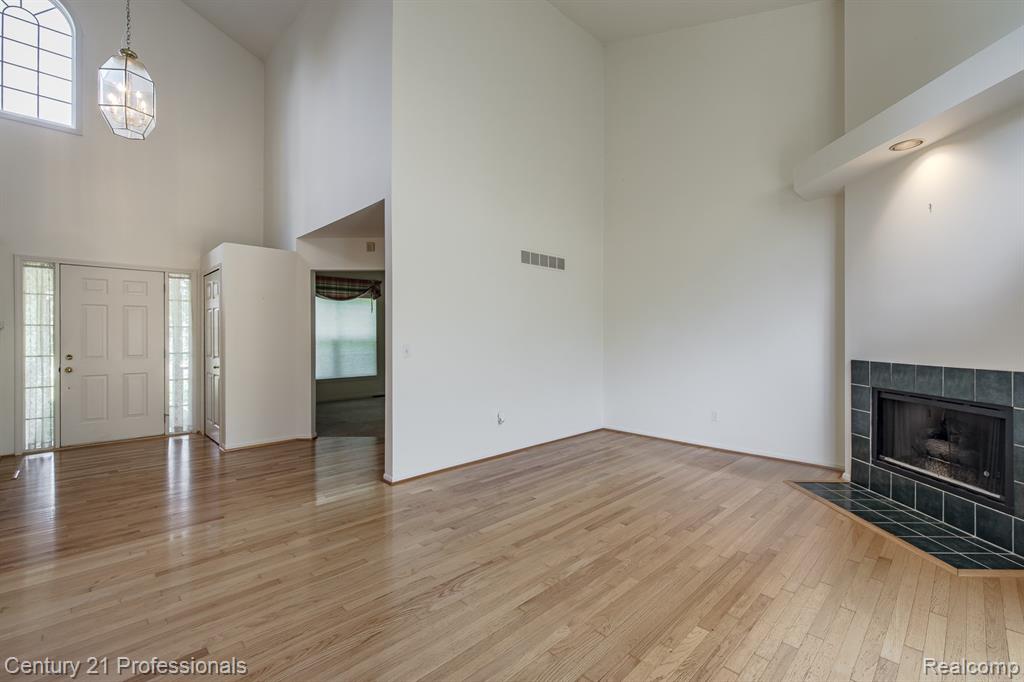 4970 Fox Chase Drive, White Lake, MI 48383 — Photo 12