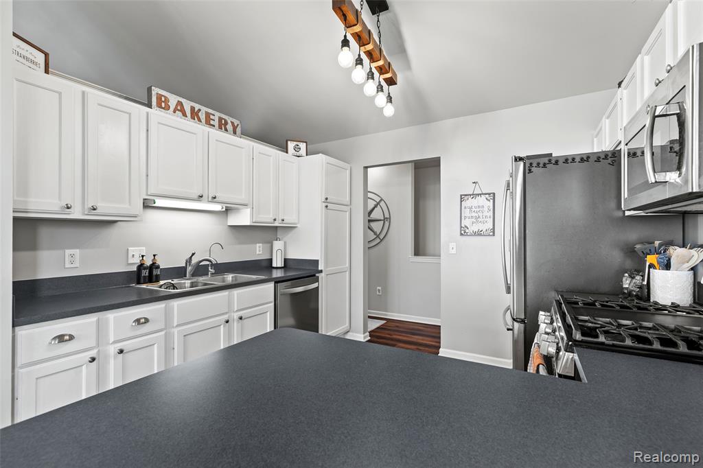 9031 Posey Drive, Northfield, MI 48189 — Photo 12