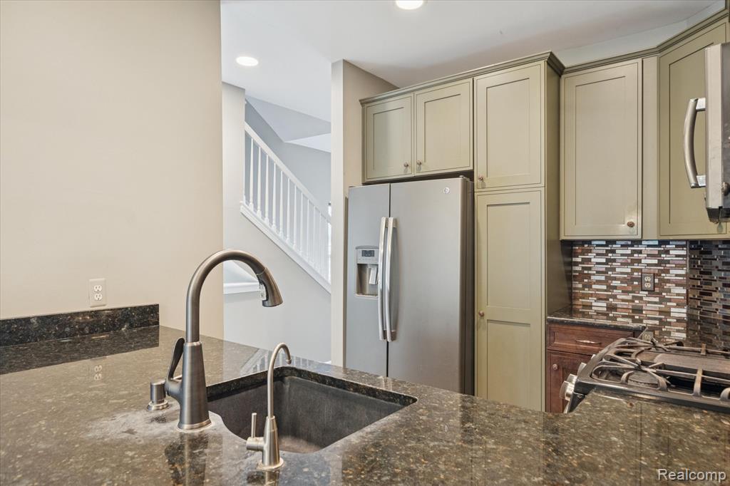 5585 Woodruff Shore Drive, Brighton, MI, 48116