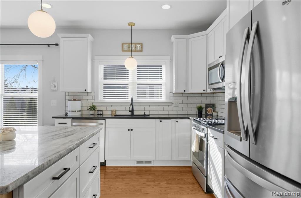 718 N Alexander Avenue, Royal Oak, MI 48067 — Photo 9