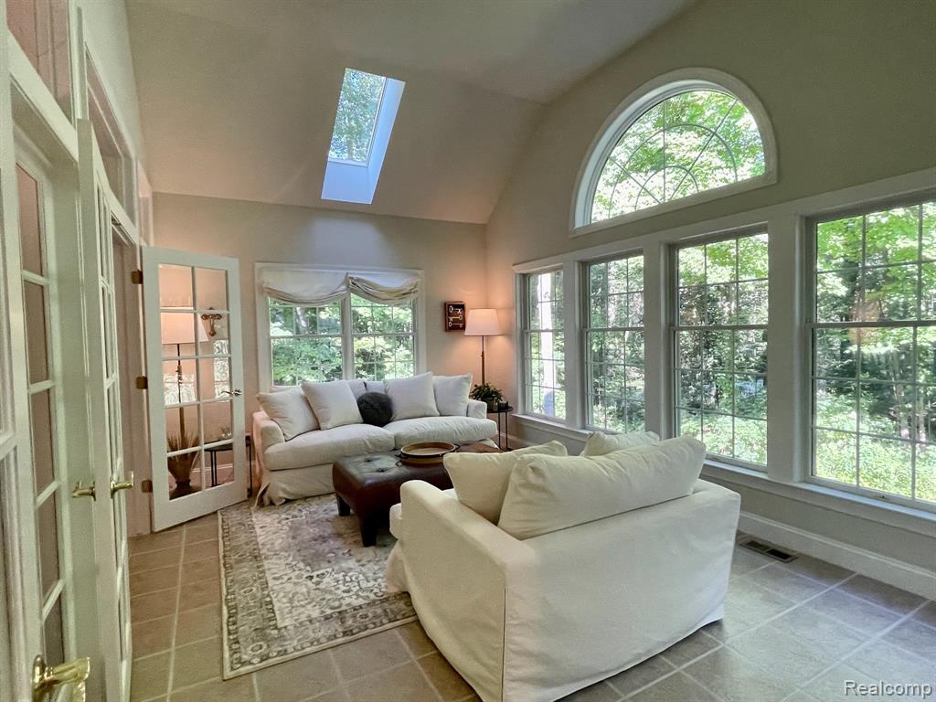49676 Timber Trail, Novi, MI — Photo 16