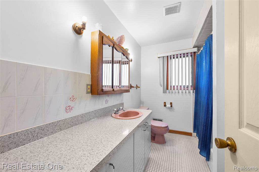 7000 Steadman Street, Dearborn, MI 48126 — Photo 26