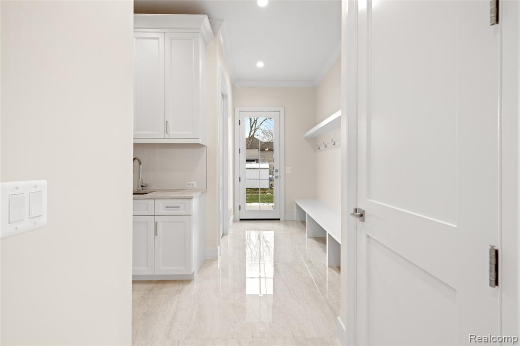 2802 HEATHFIELD Road, Bloomfield Hills, MI, 48301