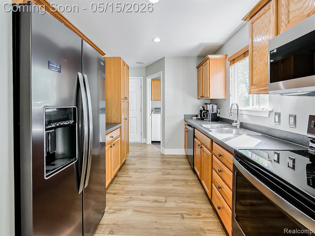 6655 Wedgewood Court, Waterford, MI 48327 — Photo 4