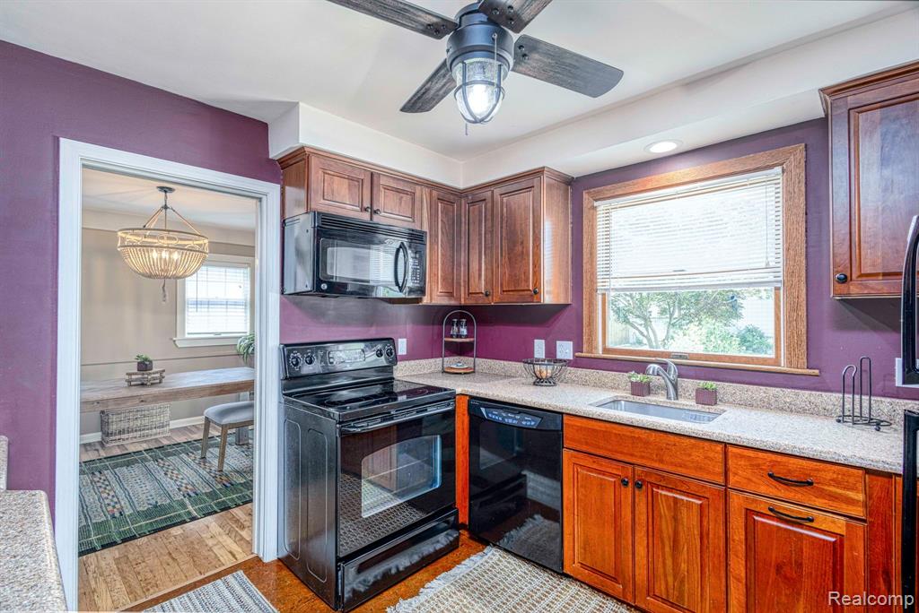 8125 MACKAY, Utica, MI 48317 — Photo 11