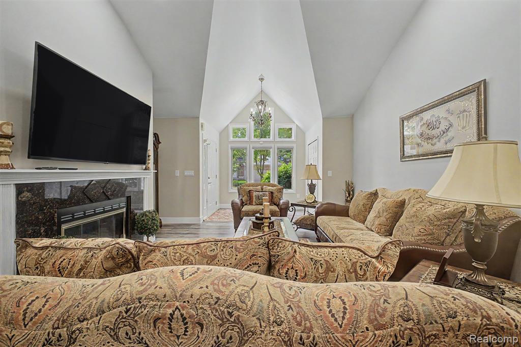 816 N Beech Daly Road, Dearborn Heights, MI 48127 — Photo 7