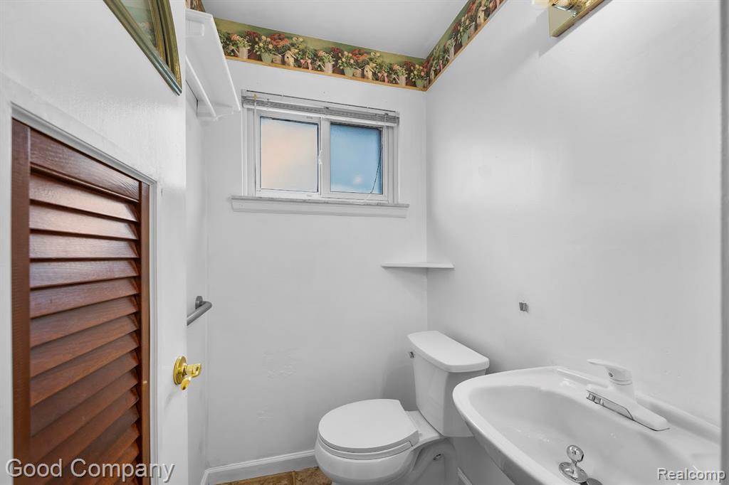 4215 Nickolas Drive, Sterling Heights, MI 48310 — Photo 22