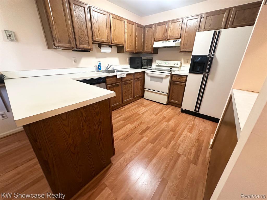21220 W Glen Haven Circle, Novi, MI 48167 — Photo 10