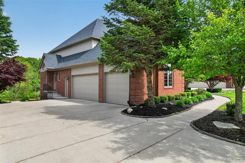 2747 Pebble Beach Drive, Oakland, MI — Photo 3