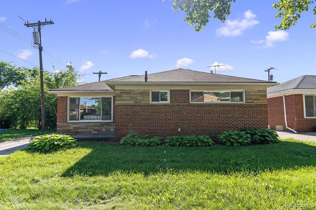 23520 Marlow Street, Oak Park, MI 48237 — Photo 2