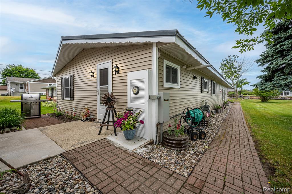 1656 S Riverside Drive, Au Gres, MI 48703 — Photo 5