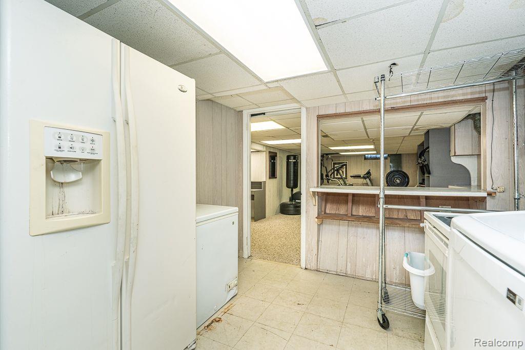 8871 SUNCREST Drive, Sterling Heights, MI 48314 — Photo 46