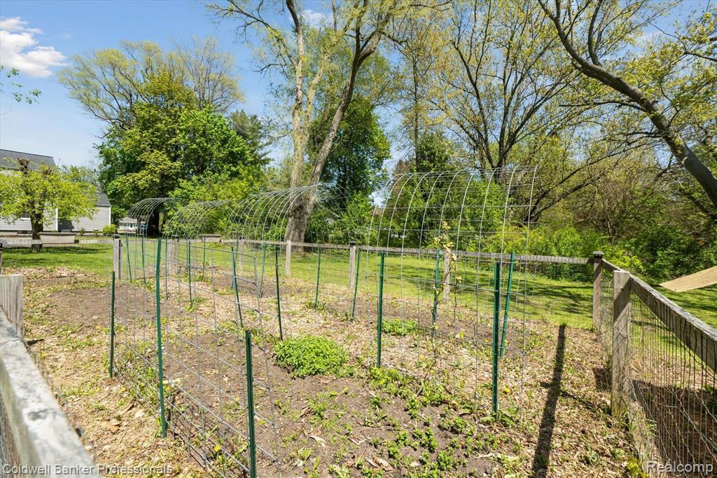 8054 DAVISON Road, Davison, MI 48423 — Photo 41