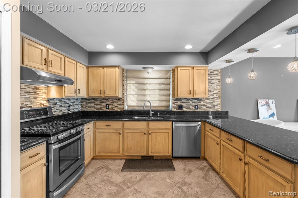 4346 Curry Drive, Sterling Heights, MI 48314 — Photo 14