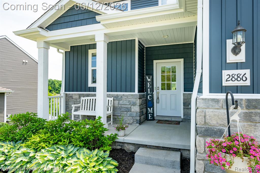 2886 Bogues View Drive, Howell, MI 48843 — Photo 4
