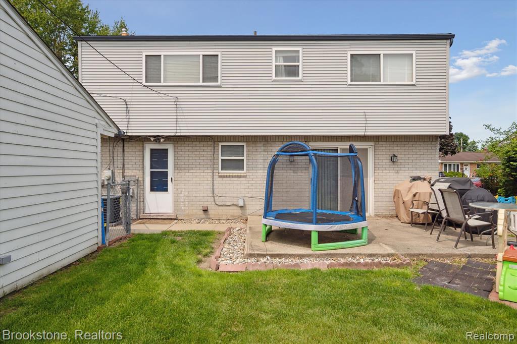 6510 CADILLAC Street, Garden City, MI — Photo 30