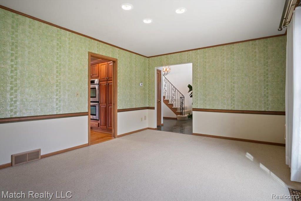 589 KINGSLEY Trail, Bloomfield Hills, MI 48304 — Photo 23