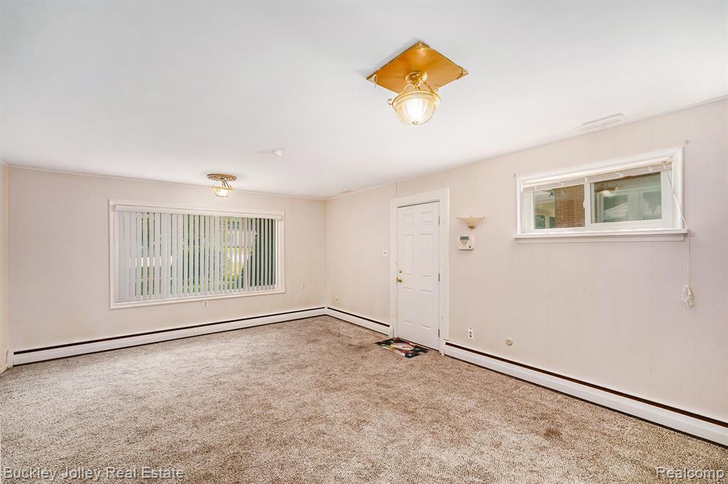 4212 Greendale Avenue, West Bloomfield, MI 48323 — Photo 3