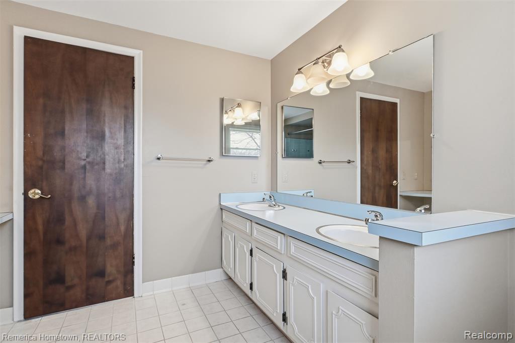 12811 Glenview Drive, Plymouth, MI 48170 — Photo 23
