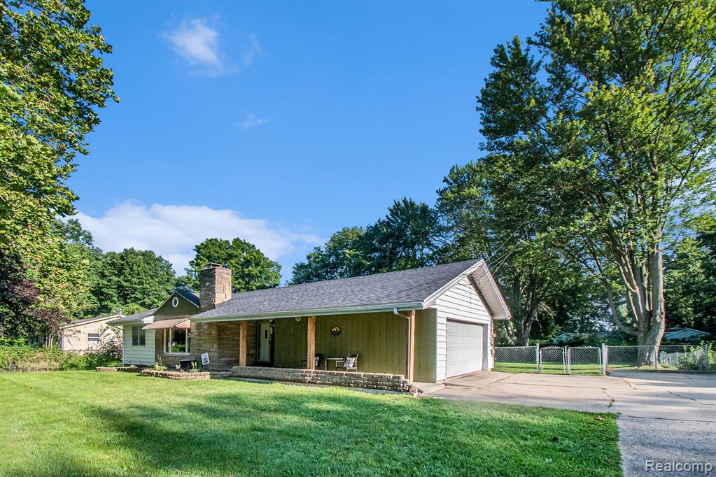 437 E Main Street, Vernon, MI 48476 — Photo 2
