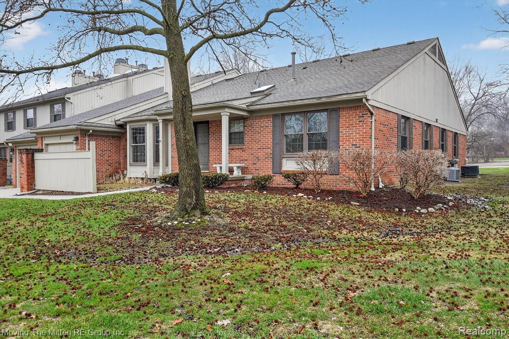 7127 Danbrooke Court, West Bloomfield, MI, 00000