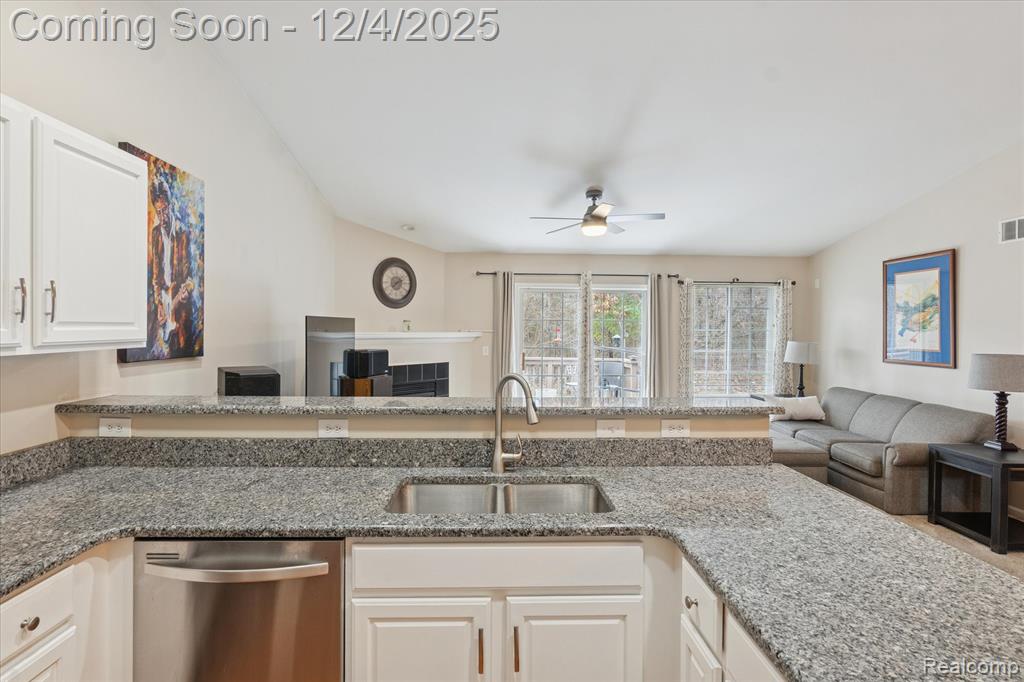 290 Wood Point, Howell, MI 48843 — Photo 19