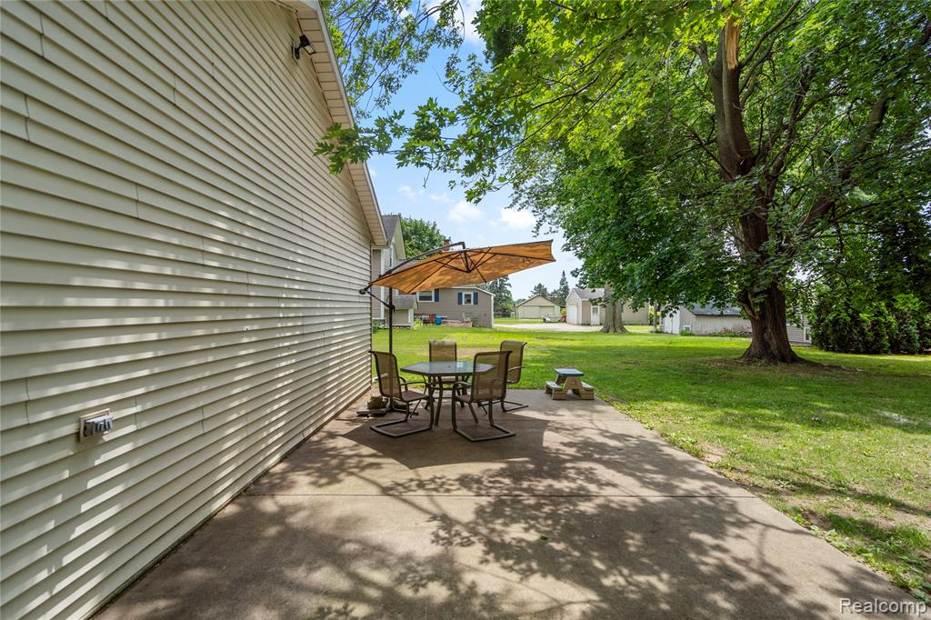 48425 Romeo Plank Road, Macomb, MI 48044 — Photo 28