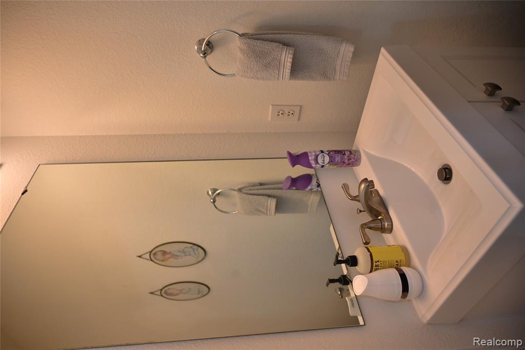 810 Catalina Cove, Luna Pier, MI 48157 — Photo 7