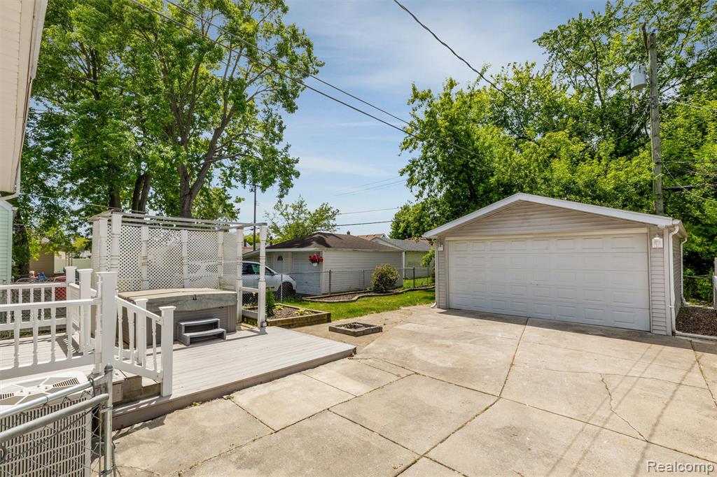 24921 Lexington Avenue, Eastpointe, MI 48021