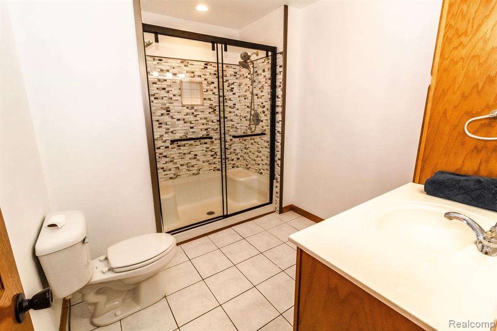 4707 MOUNT MORRIS Road, Columbiaville, MI 48421 — Photo 18
