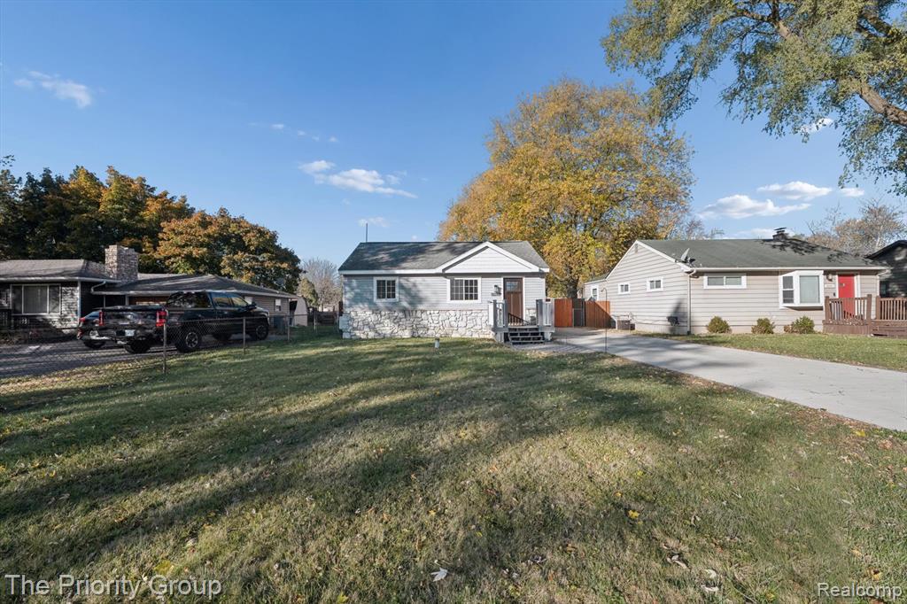 5235 Drayton Road, Clarkston, MI — Photo 3