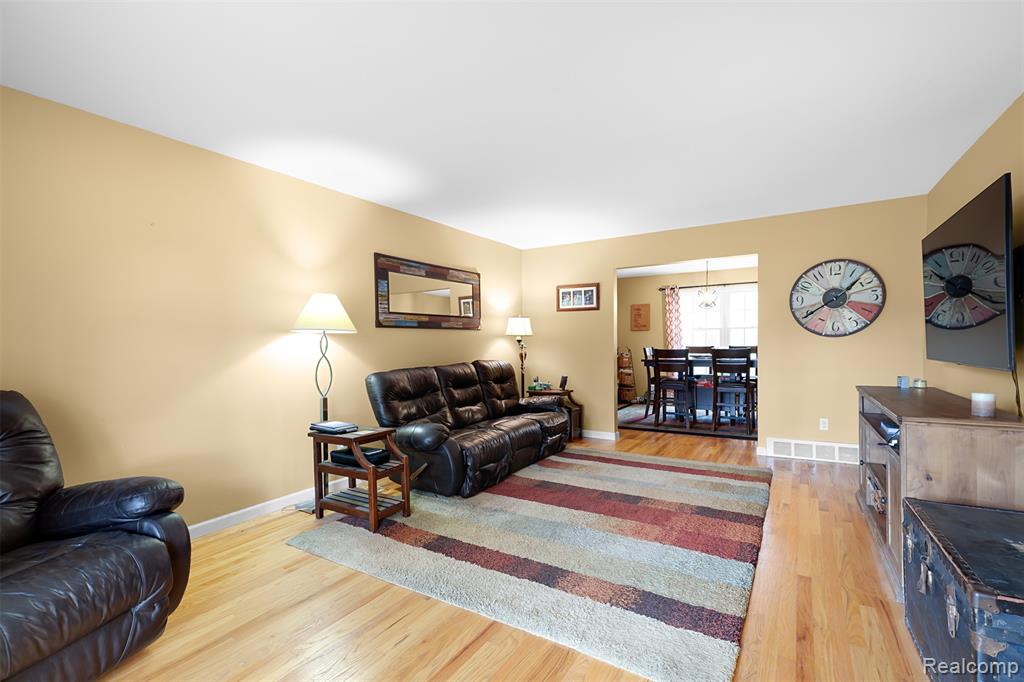 8855 Ferry Road, Grosse Ile, MI 48138 — Photo 4