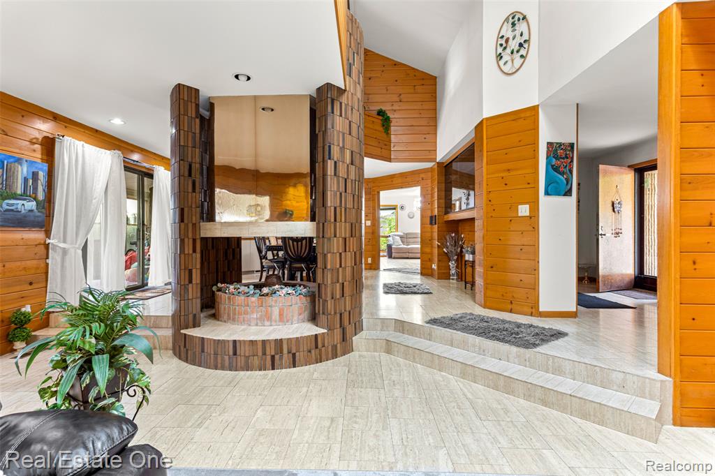 18191 Country Club Circle, Riverview, MI 48193 — Photo 8