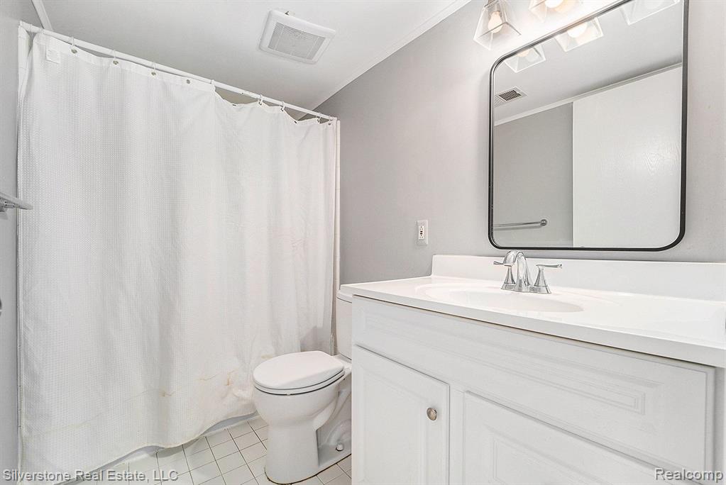 804 DICKSON Lane, Rochester Hills, MI 48307 — Photo 20