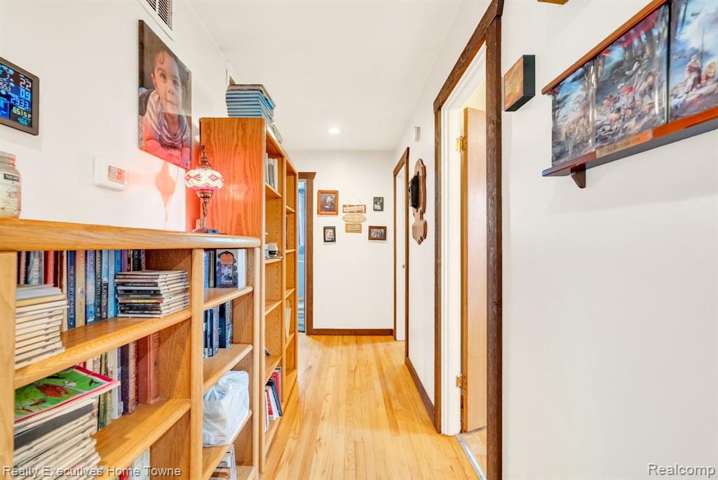 5011 STATE Road, Fort Gratiot, MI 48059 — Photo 24