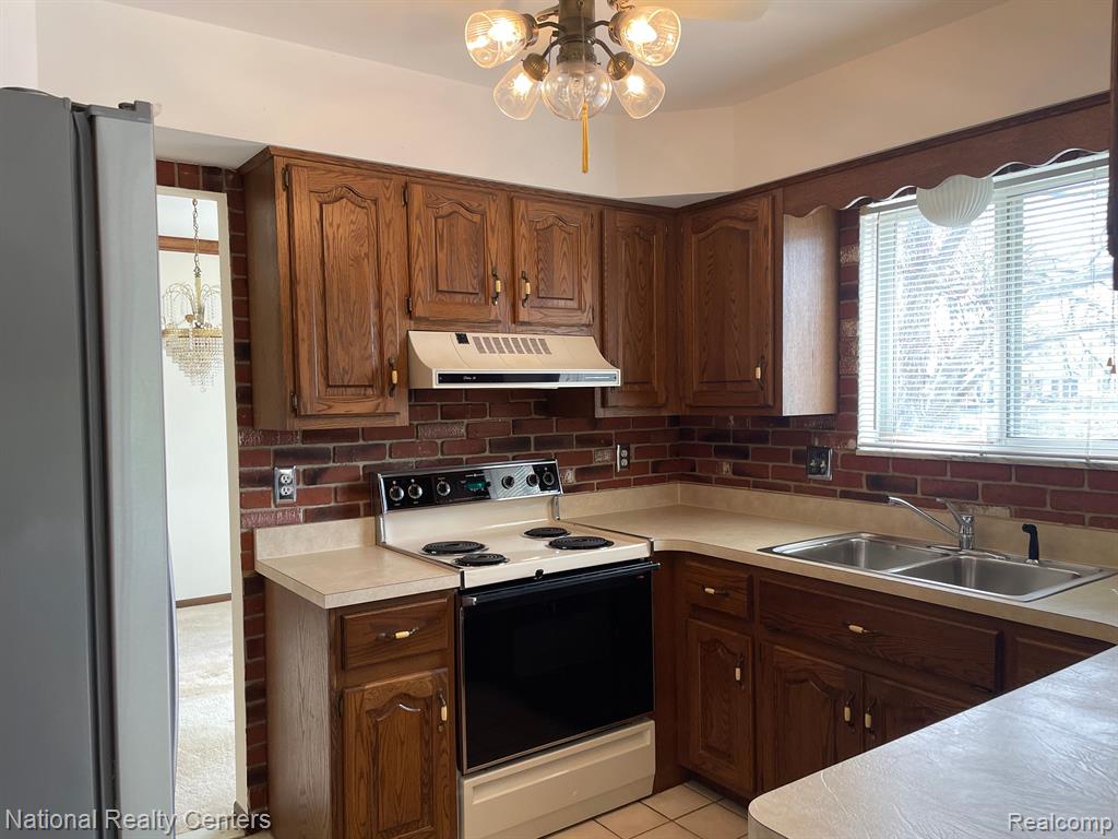 52545 BELLE VERNON, Shelby Twp, MI 48316 — Photo 16